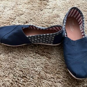 Flag Patterned Toms